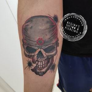 Tatuajes en Negro y Grises - Black and Grey - Tatuaje calavera (Gears of War)