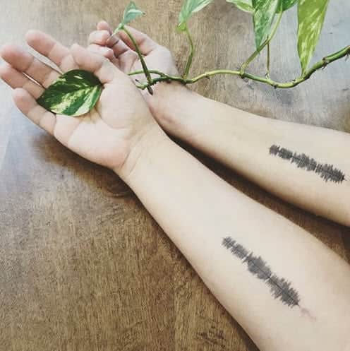 Tatuaje con sonido (Sound Wave Tattoo)
