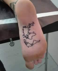 Tattoos en la Planta del Pie - Tatuaje mapa mundi planta del pie