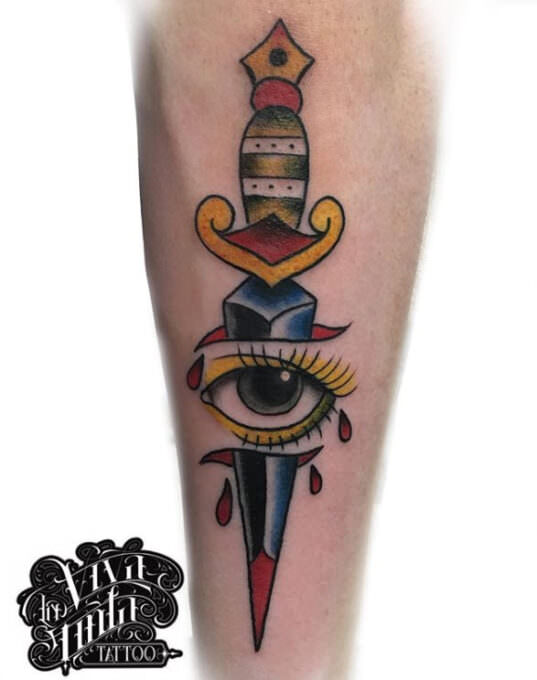 Tattoo puñal