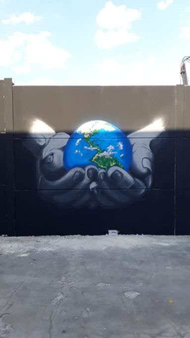 Mural: el mundo en tus manos