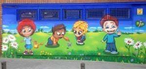Rotulación a mano en Madrid - Graffiti centro infantil: Como peques!