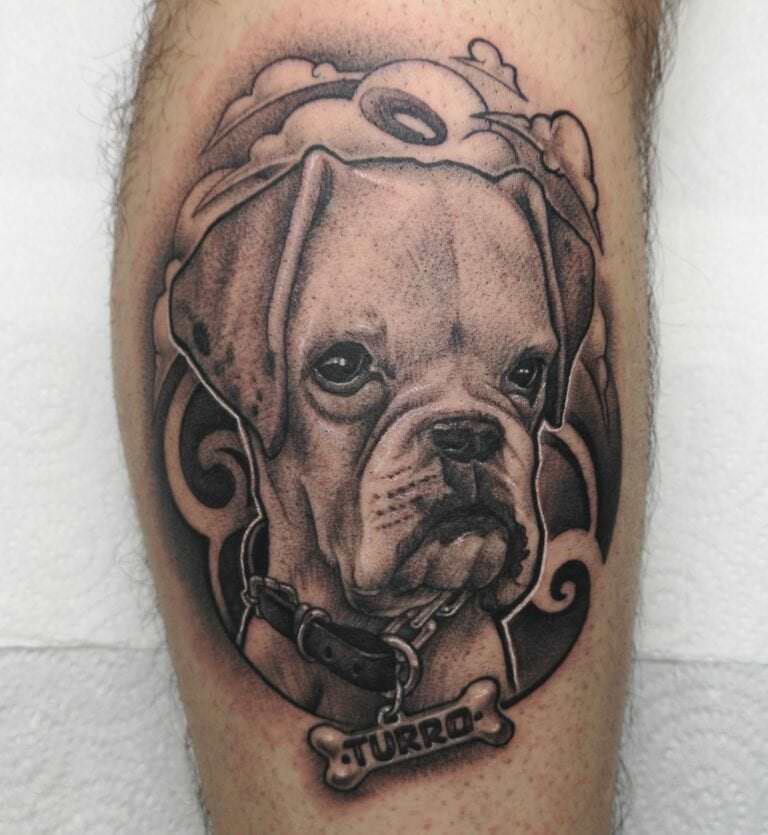 Tattoo en Mallorca: perro bulldog