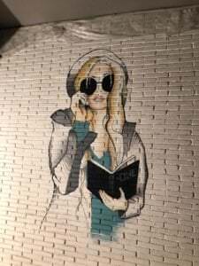 Graffiti comercial en Zaragoza - Mural decorativo a mano