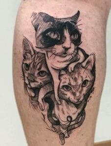 Tatuajes de Animales - Tatuaje tres gatos en el muslo