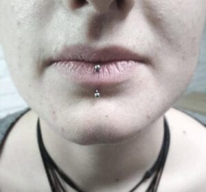 Piercings - Piercing “labret vertical” en el labio