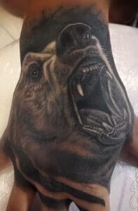 Tattoos Osos - Tatuaje Oso en la mano