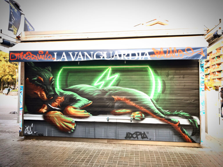 Graffiti en la persiana para el Kiosko Sagrera