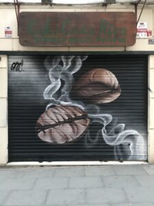 Rotulación a mano en Barcelona - Graffiti en cierre metálico: Gastronomía Italiana Costa Rica