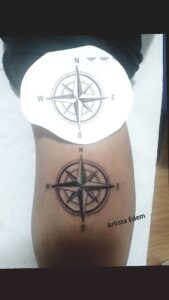 Tatuajes en la Pierna - Tatuaje de la Rosa de los vientos
