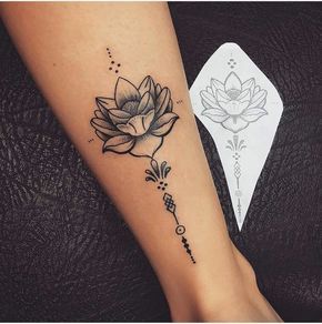 Tatuajes para Mujeres - Tatuaje Rosa